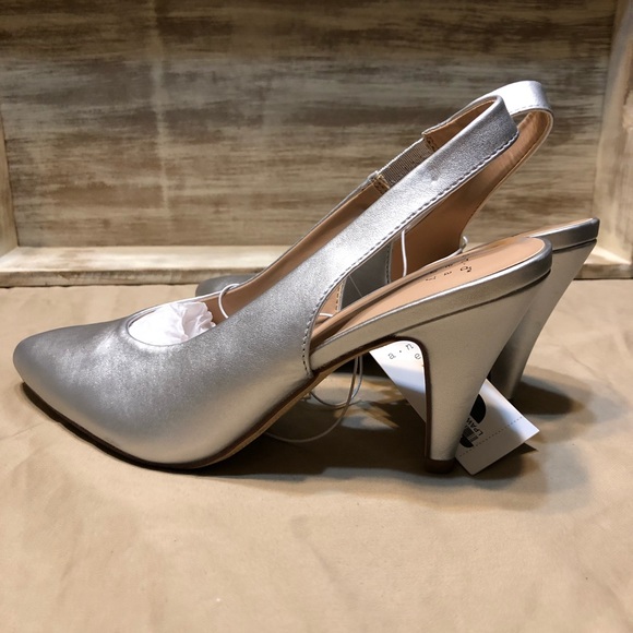 Women’s silver pumps, sz 8 & 6, 6.5 NWT - Picture 3 of 5
